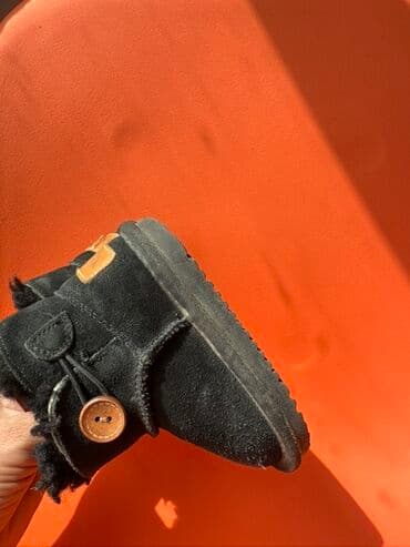 обувь рабочий: Детские зимние угги, черные - Материал верха: замша. - Внутри: густой — 4