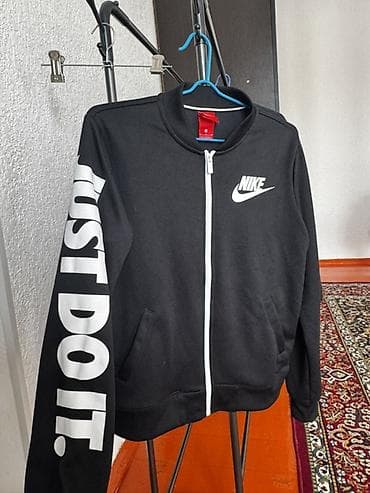 Мужской спортивный костюм, M, Nike, Б/у, цвет - Черный, Самовывоз, Платная доставка