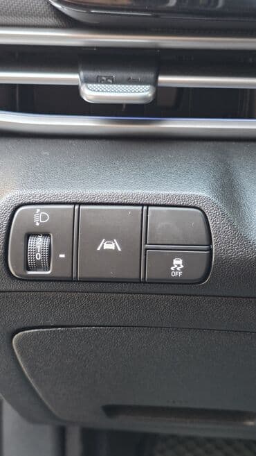 набор ключей в чемодане: Hyundai Avante: 2022 г., 1.6 л, Автомат, Бензиновая, Седан — 23