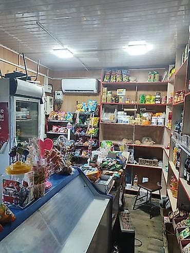 Коммерческая недвижимость: Район Киргизия-1 Сдается павильон - магазин Площадь: 15м2 С — 4