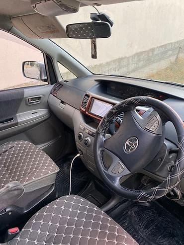 sonata dn8: Продается минивэн Toyota Noah в серебристом цвете, идеально подходящий — 4