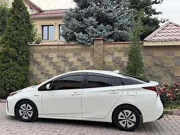 Транспорт: Toyota Prius: 2019 г., 1.8 л, Автомат — 2