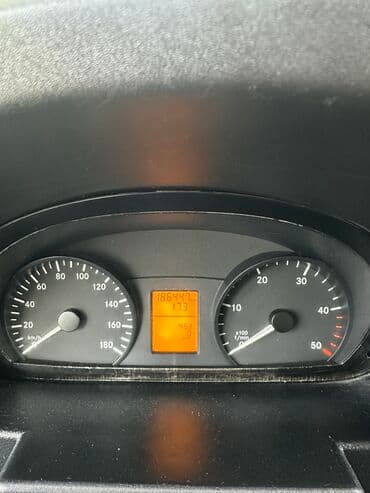 Коммерциялык транспорт: Жүк ташуучу унаа, Mercedes-Benz, Стандарт, 5 т, Колдонулган — 8