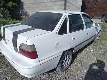 саната нюрас: Daewoo Nexia: 1995 г., 1.5 л, Механика, Бензин, Седан — 1