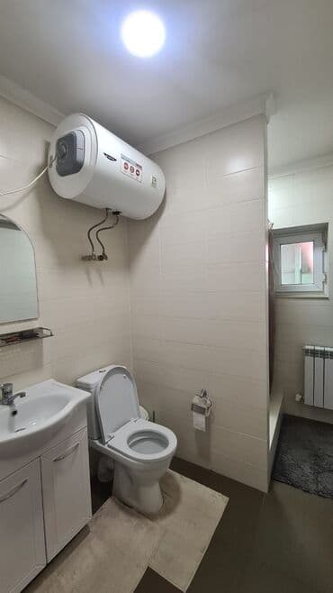 полдом: Үйдүн жарымы, 120 кв. м, 5 бөлмө, Риелтор, Евро оңдоо — 10