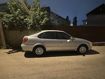 Toyota: Toyota Corolla: 2000 г., 1.6 л, Механика, Бензин, Хэтчбэк — 1