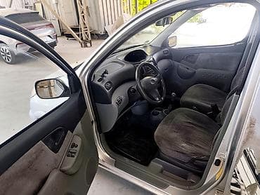 ярис: Toyota Yaris Verso: 2002 г., 1.5 л, Механика, Бензин, Минивэн — 3