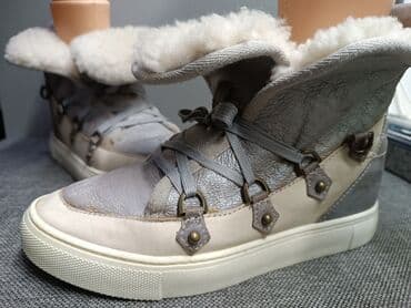 зимний обув мужской: Ботинки женские зимние. Очень теплые. Размер - 38. Материал - кожа — 5