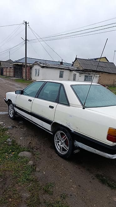 bmv samurai: Легковой автомобиль седан, белый. Кузов: - 4 двери, классический — 2