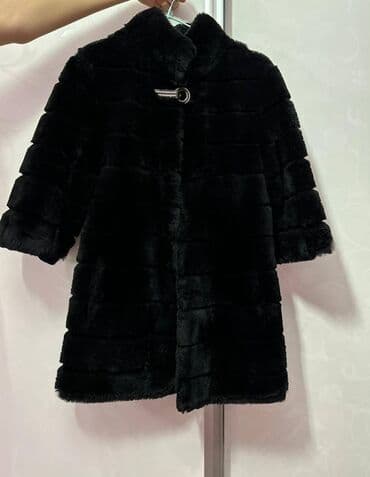 шуба кроликовая: Шуба их барсучего меха. Состояние отличное, одевали пару раз — 1
