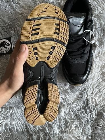 Жеке буюмдар: Эркектердин кроссовкасы, 43, Adidas, Жаңы, түсү - Кара — 3