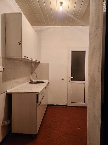 Үйлөр: 36 м², 1 бөлмө, Жылытылган, Брондолгон эшиктер, Забор, тосулган — 2