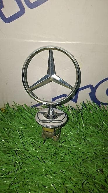 Mercedes-Benz S350D W221 2011 г. значок капота