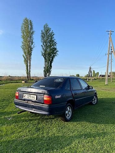 echo platz: Opel Vectra: 1992 г., 1.6 л, Механика, Седан — 3