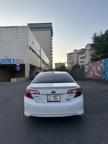 нива битый: Toyota Camry: 2013 г., 2.5 л, Автомат, Гибрид, Седан — 3
