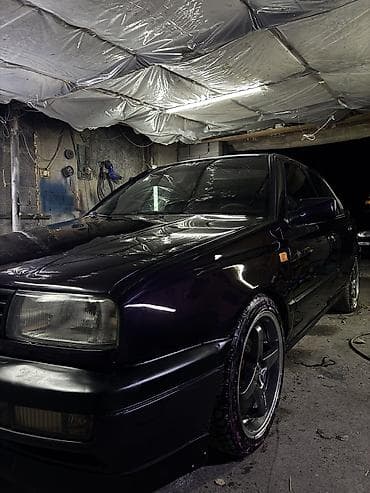 Volkswagen Vento: 1992 г., 1.8 л, Ручные, Бензин, Седан at lalafo.kg Volkswagen Vento: 1992 г., 1.8 л, Ручные, Бензин, Седан