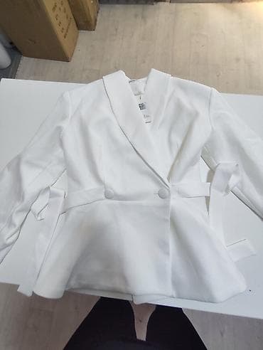 женские летние куртки: Белый женский жакет на запах. - Фасон: кимоно/смокинг без воротника — 1