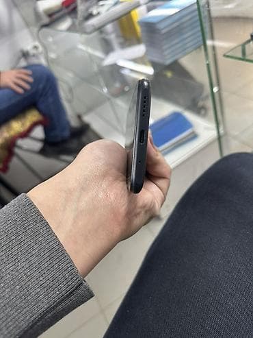 поко м5: Poco C40, цвет - Черный — 7