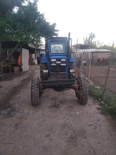 ауман тягач: Трактор колесный, с кабиной, с навесным отвалом (задний — 5