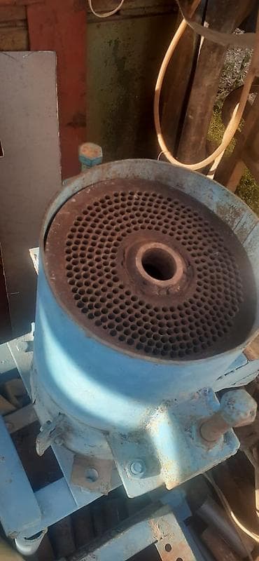 Гранулятор (пеллетный пресс) на станине - Тип: матричный гранулятор с