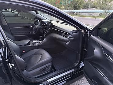 сед: Toyota Camry: 2023 г., 2.5 л, Автомат, Бензин, Седан — 9