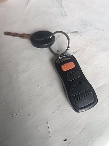 Транспорт: Volkswagen Golf: 1993 г., 1.8 л, Механика, Газ — 4