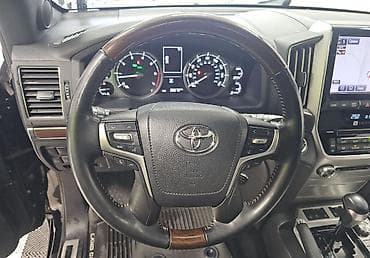 man: Toyota Land Cruiser: 2020 г., 5.7 л, Автомат, Бензин, Внедорожник — 8