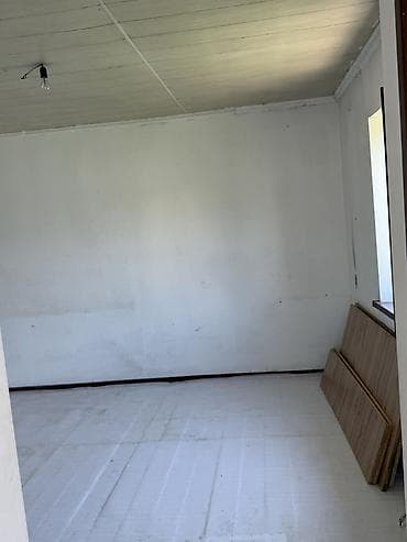 сдаю дом калыс ордо: 🏡 Продаётся дом в ж/м Калыс-Ордо, рядом со школой 📍 🛏 2 комнаты 📐 — 2
