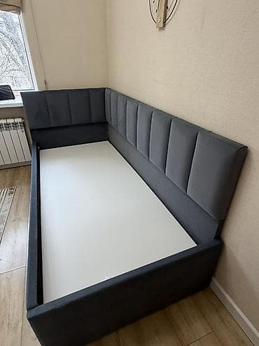 Строительные леса, стойки: Угловая односпальная кровать с мягкими спинками и подъемным основанием — 2