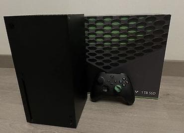 Прoдаётся игpовaя пpиставка Хboх Seriеs X в чёpнoм цвете c объёмом