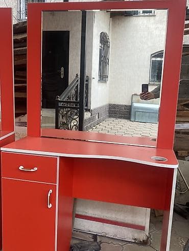 парикмахерская стол: Туалетный столик, С зеркалом, цвет - Красный, ЛДСП — 1