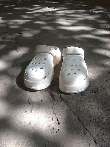 Сабо, 37.5, Crocs, Новый, цвет - Белый