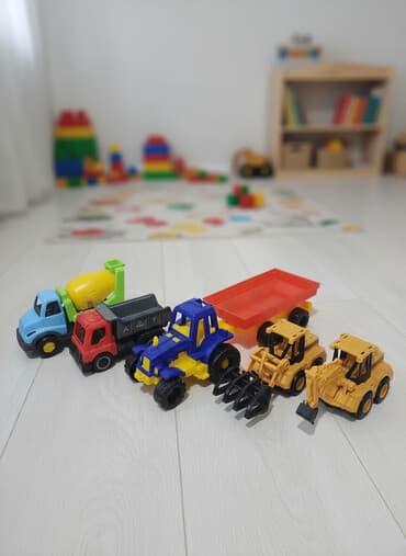 тележка садовая: Набор игрушечных строительных машинок В комплекте: - Бетоновоз — 1