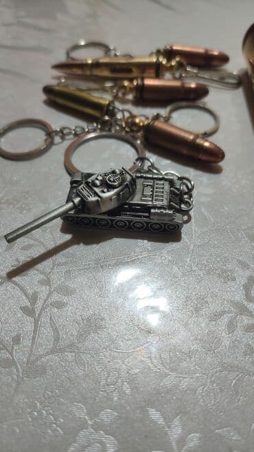 эксклюзивные свадебные пригласительные: Брелок патрон АК-47 Брелок патрон пистолета Маузер Брелок патрон — 10