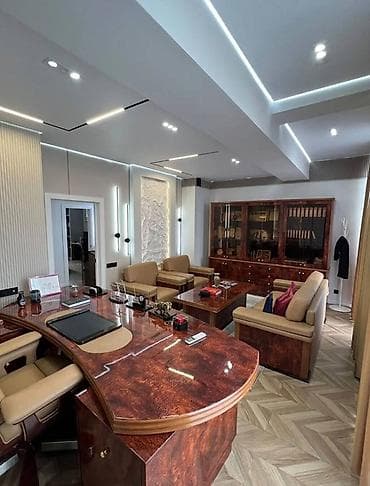 кафе бостери: Кеңселерди сатуу 200 м², Ремонту бар, Жеке үй, 3 кабат — 5