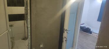 сдаю комнату на длительный срок: Сдается отдельная комната-студия, с душом. район ж/м Ала-Тоо 2 — 3