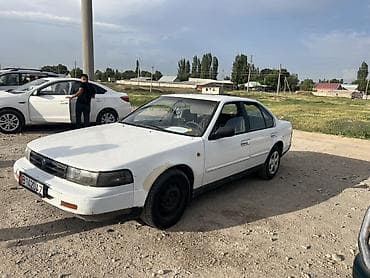 daf 75: Sedan белого цвета, 4 двери. Просторный салон с велюровой обивкой — 8