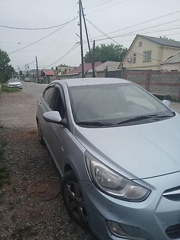 mini ev: Hyundai Solaris: 2011 г., Седан — 3