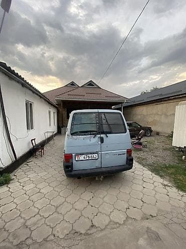 Унаа: Volkswagen Transporter: 1996 г., 2.5 л, Кол менен иштөөчү, Бензин, Van — 4