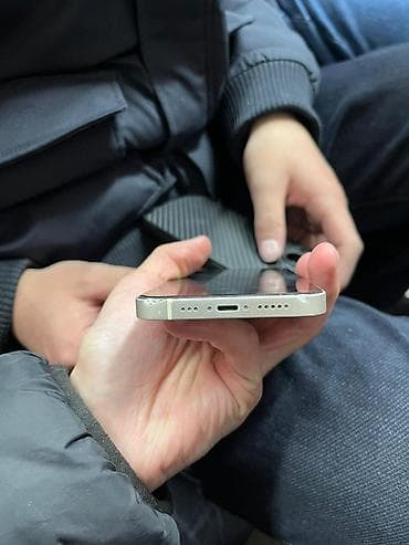 apple 13 mini: IPhone 13, Б/у, 128 ГБ, Белый, Защитное стекло, Чехол, 75 % — 6