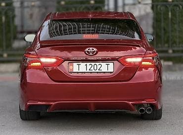 Транспорт: Toyota Camry: 2021 г., Бензин, Седан — 7