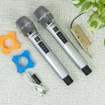 Комплект из двух беспроводных микрофонов для музыкальных центров и at lalafo.kg Комплект из двух беспроводных микрофонов для музыкальных центров и