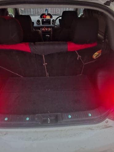 обмен на жазз: Toyota Ist: 2004 г., Автомат, Хэтчбэк — 2