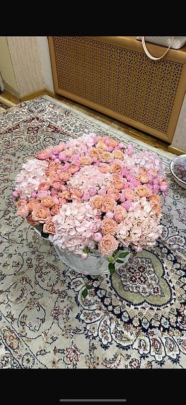 букеты из зефира: Пышная цветочная композиция в плетёной корзине. Состав и оформление — 2