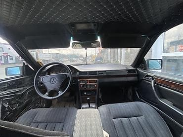 kaiyi e5: Mercedes-Benz W124: 1995 г., 2.2 л, Автомат, Бензин, Купе — 4