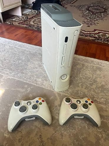Продаю Xbox 360 Fat 50GB в хорошем состоянии. Приставка полностью
