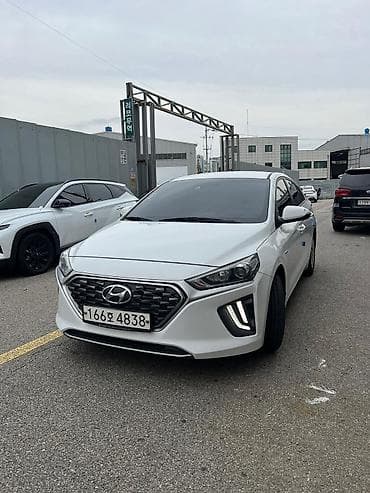 Продажа авто: Hyundai Ioniq: 2020 г., 1.6 л, Типтроник, Гибрид, Хэтчбэк — 2