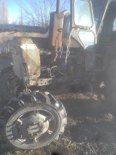 Трактор колесный, кабина закрытая. - Классика советской серии МТЗ/ЮМЗ