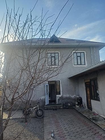 продажа земельный участок: Продаётся двухэтажный частный дом с внутренним двором. Основные — 4