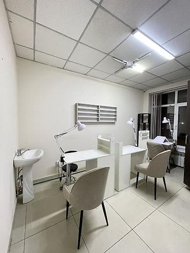 2 ком квар: Оборудованный кабинет для маникюра/бьюти-услуг. Что внутри: - 2 — 4